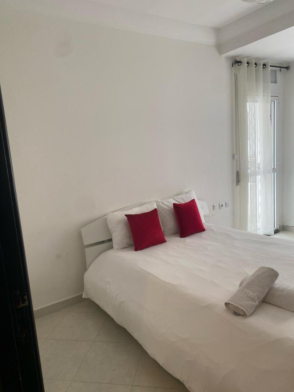 Modern Comfort Airport 2 Beds Appartement