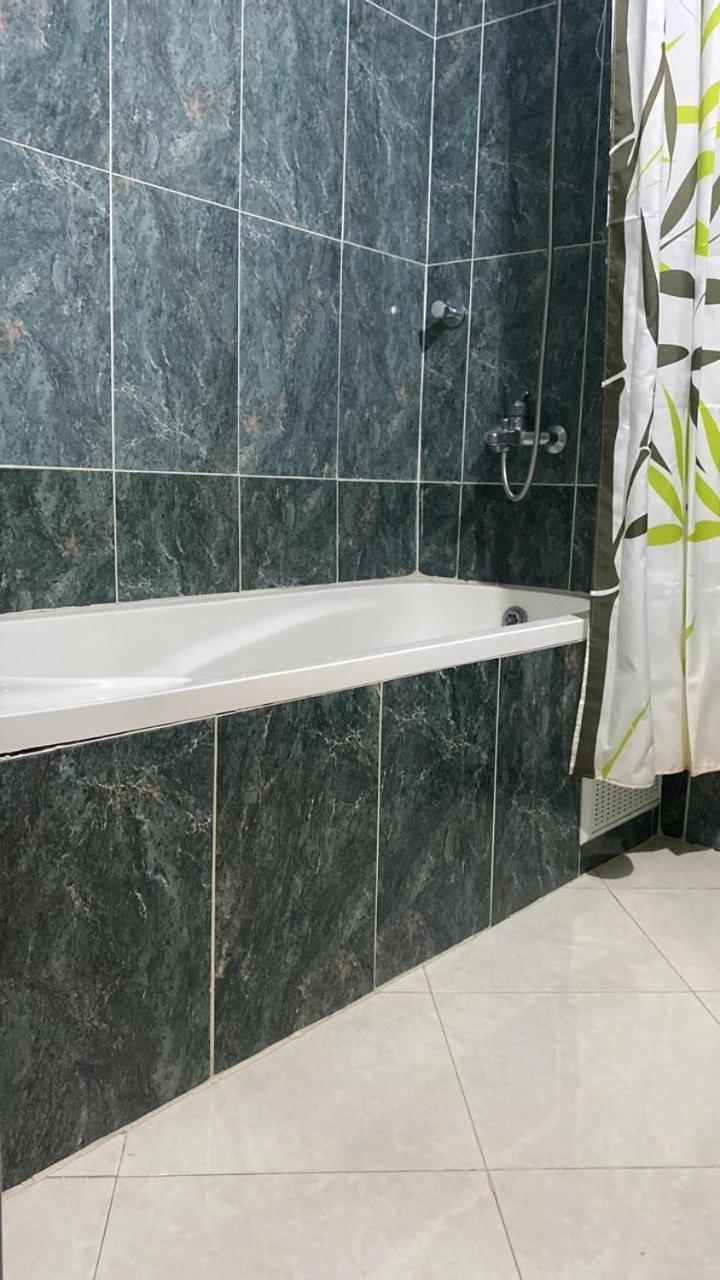 Appartement Modern Comfort Airport 2 Beds *